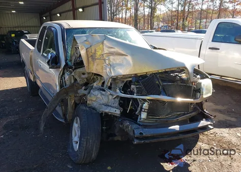 2002 Toyota Tundra Sr5 V8 z USA, uszkodzony, nr VIN 5TBRT34122S228996